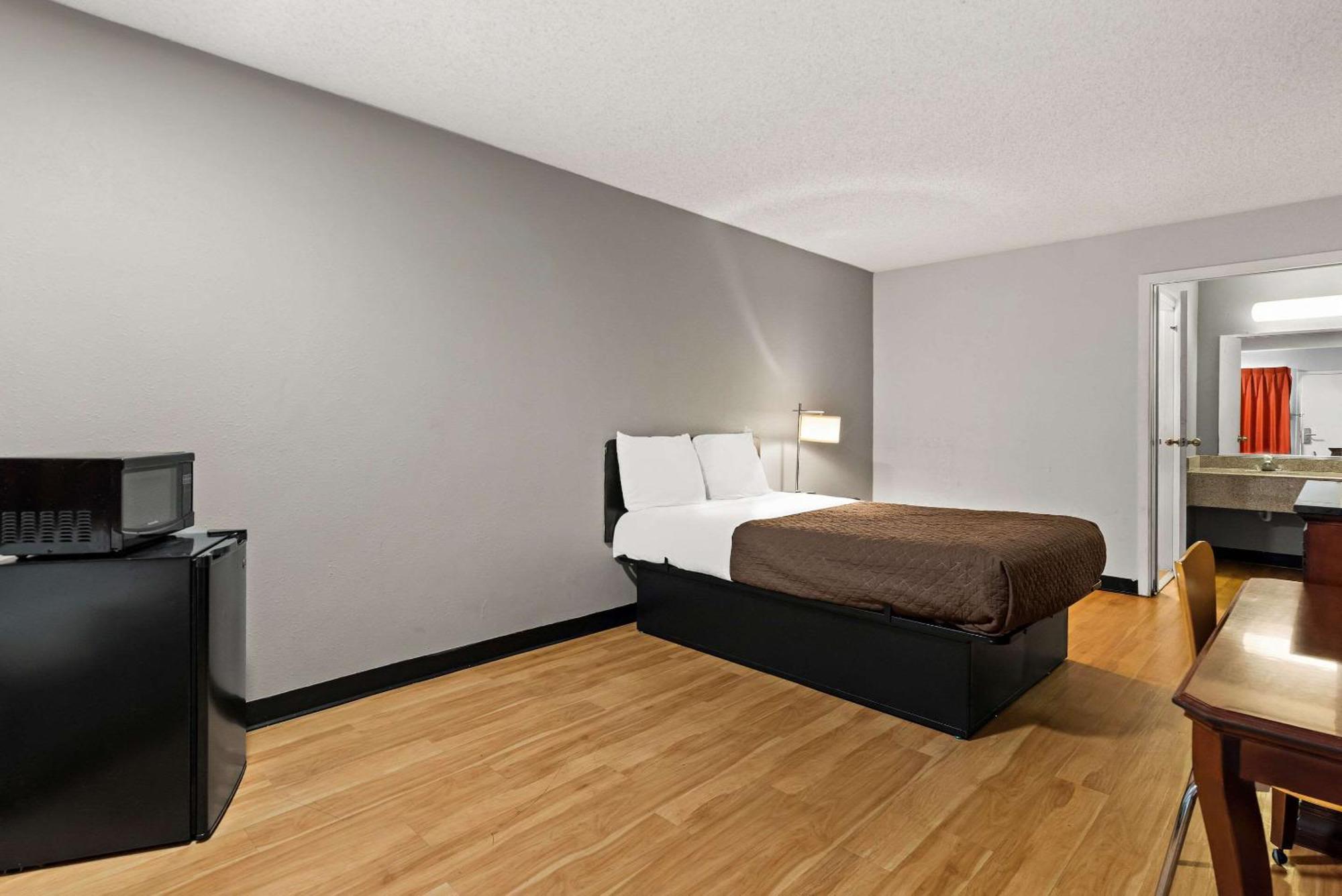 Rodeway Inn Brooklawn Exteriör bild