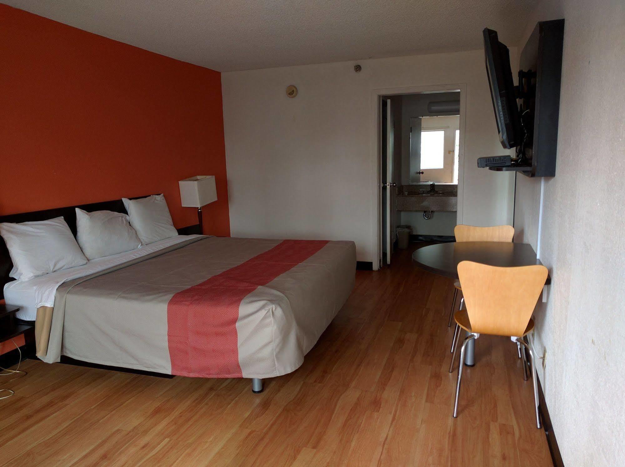 Rodeway Inn Brooklawn Exteriör bild
