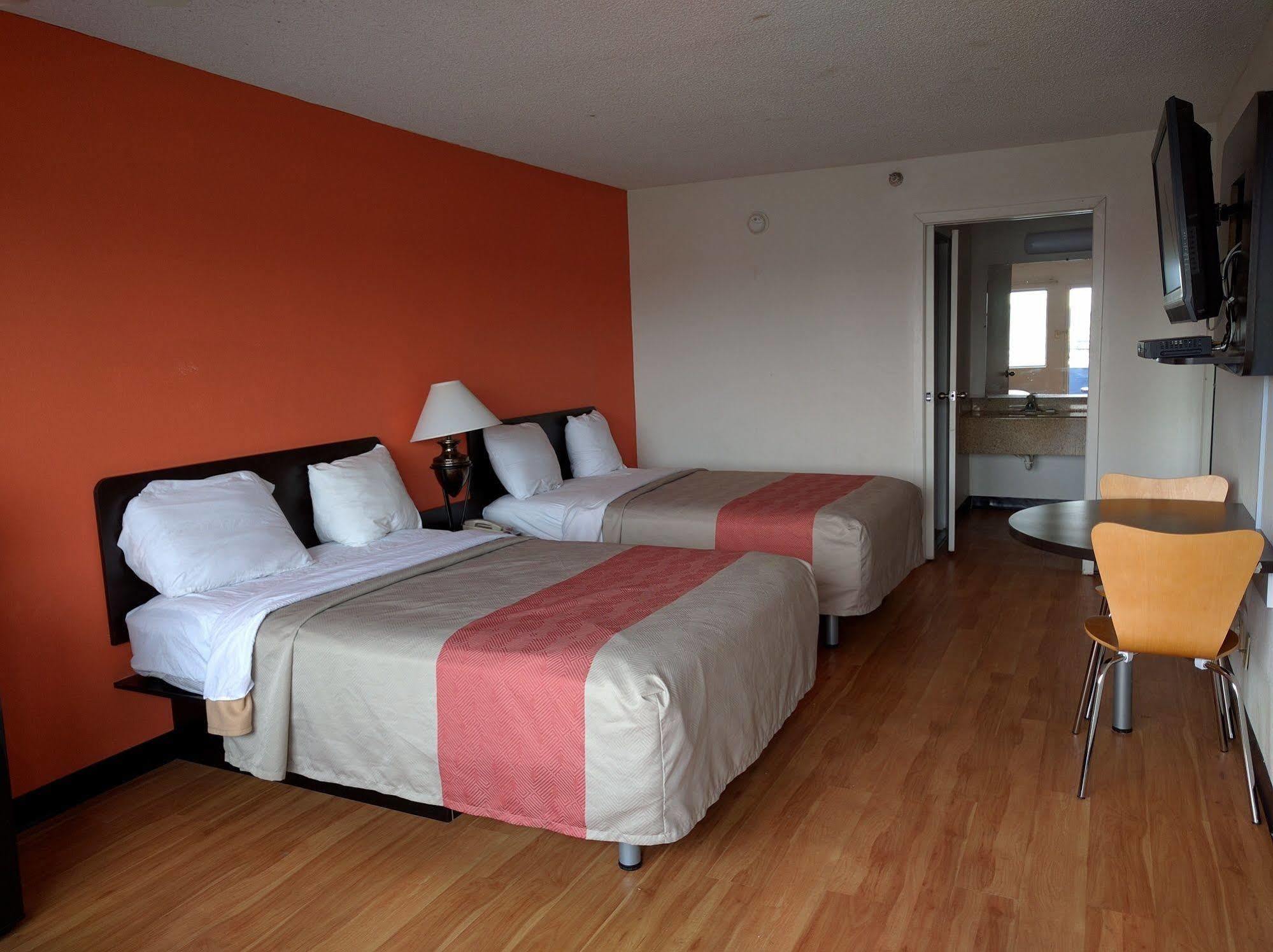 Rodeway Inn Brooklawn Exteriör bild